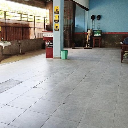 D'Kost Ketintang Hotel Surabaya Exterior photo